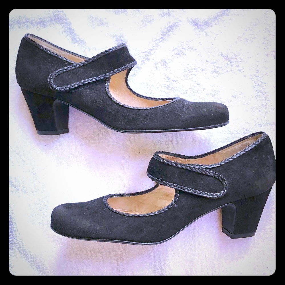 Audley black suede pumps sz 38 NWOT